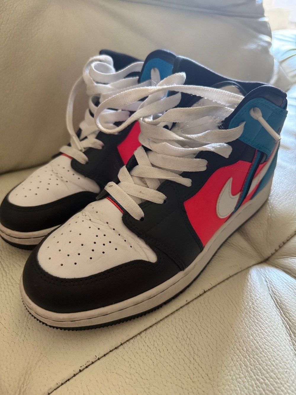 Jordan Kids Mid-Top Sneakers in Blue, Pink, White